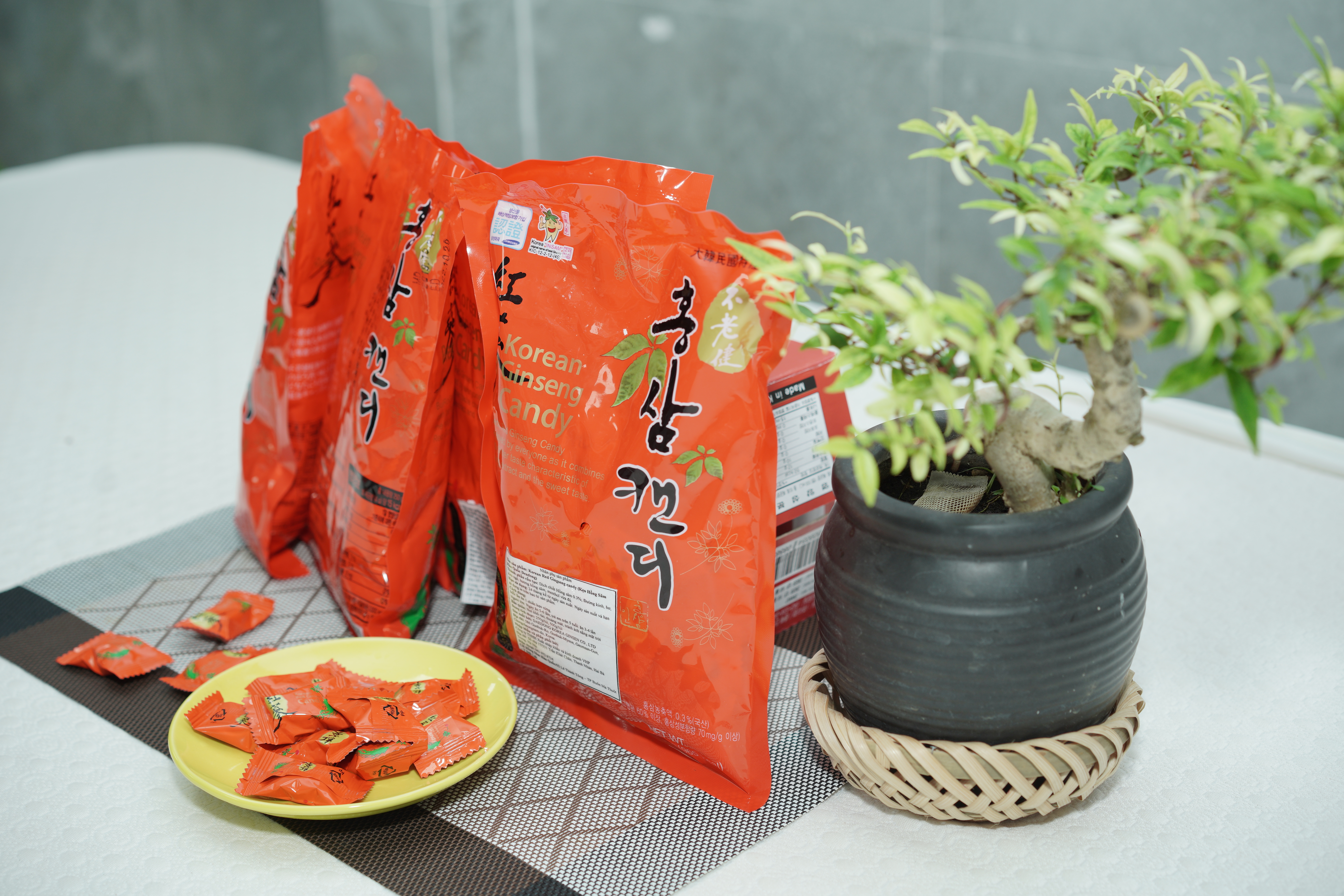Kẹo hồng sâm Hàn Quốc 250g - Chiết xuất sâm 6 năm tuổi, keo hong sam han quoc 250 - chiec xuat sam 6 nam tuoi