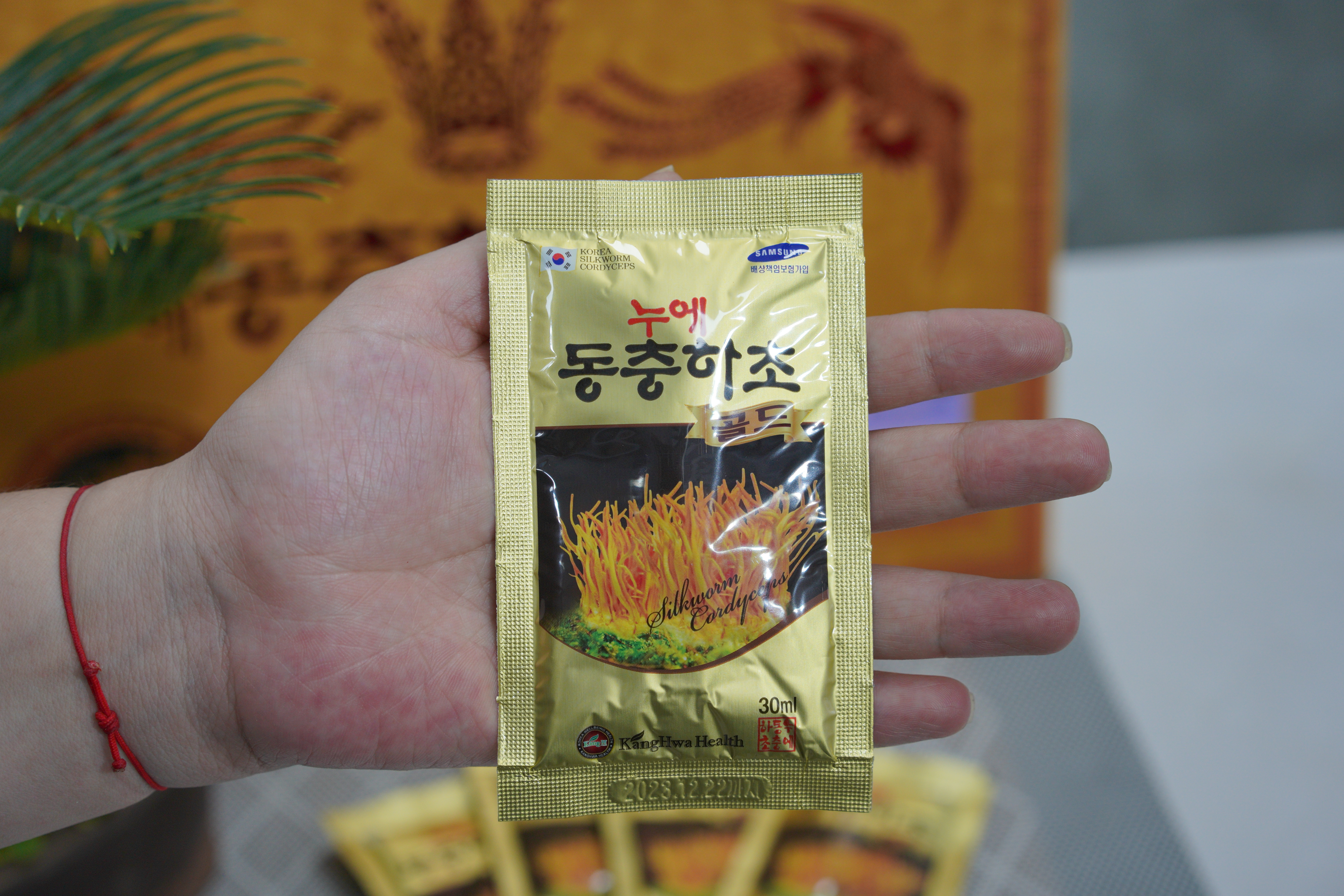 Nước đông trùng hạ thảo Hàn Quốc hộp gỗ rùa vàng 60 gói, nuoc dong trung ha thao Han Quoc hop go rua vang 60 goi, Nước đông trùng hạ thảo chính hãng, nuoc dong trung ha thao chinh hang
